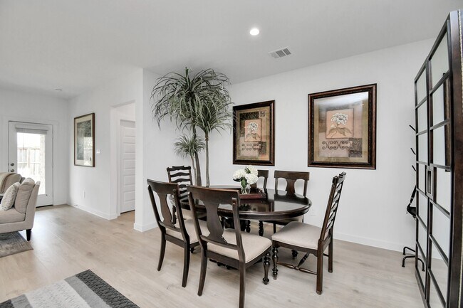 Building Photo - 1630 Cedar Pointe Ct