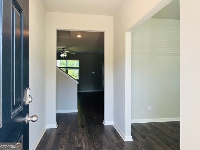 Building Photo - 138 Silver Birch Pass