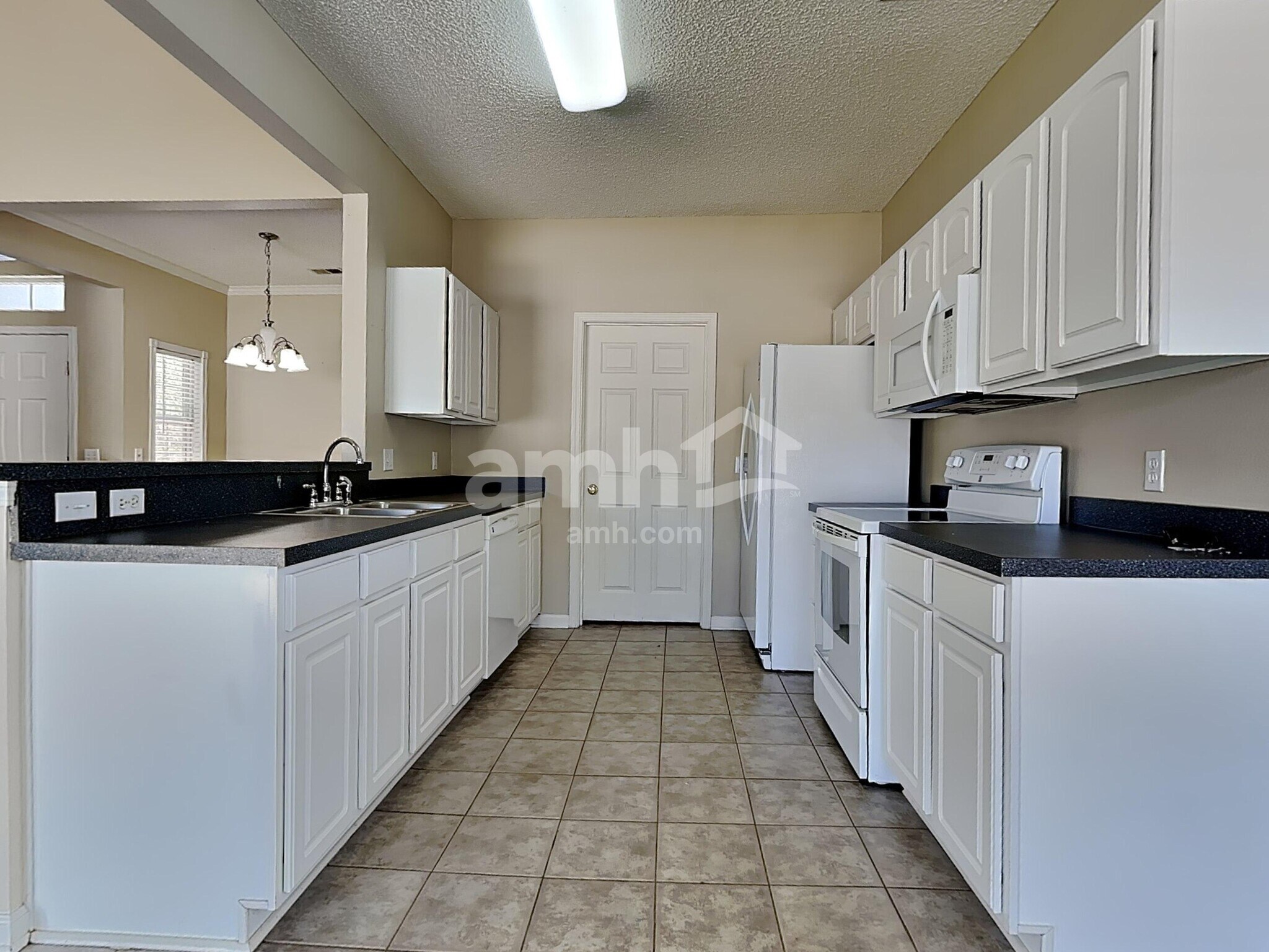 Building Photo - 525 Amsonia Cir
