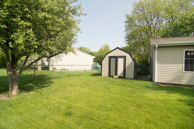 Building Photo - 812 Saratoga Ln