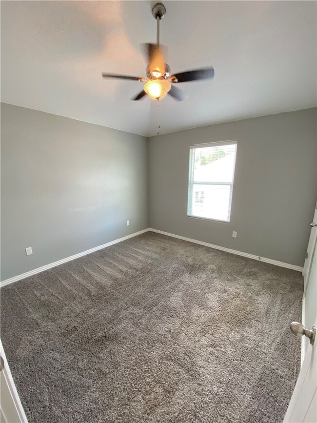 Building Photo - 133 S Pinyon Point