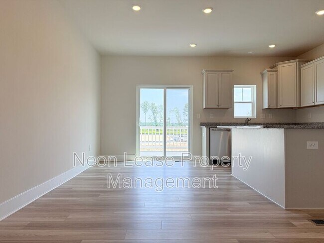 Building Photo - 29860 Bankert Dr