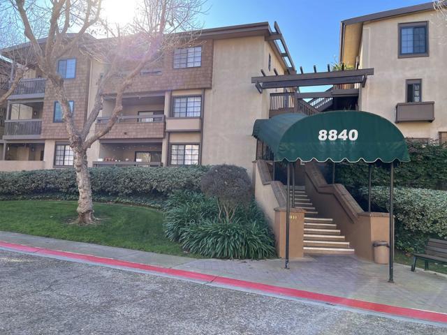 Building Photo - 8840 Villa La Jolla Dr