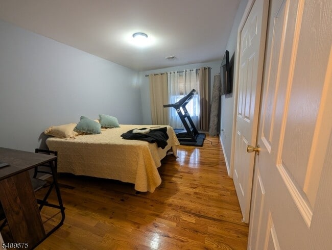 Building Photo - 14 Hunter St