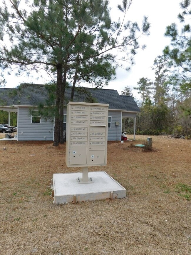 Building Photo - 160 Alexander Wy S