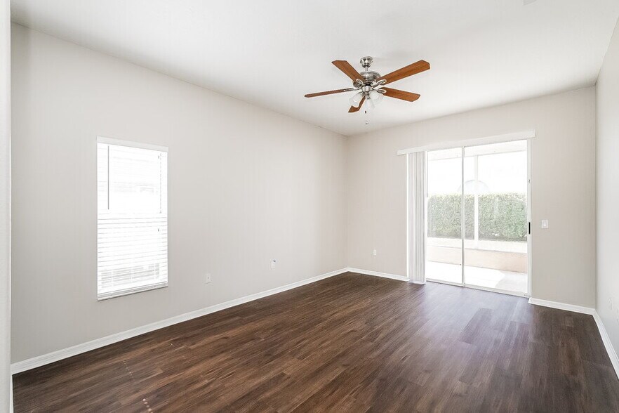 Building Photo - 8712 Cypress Lakes Blvd