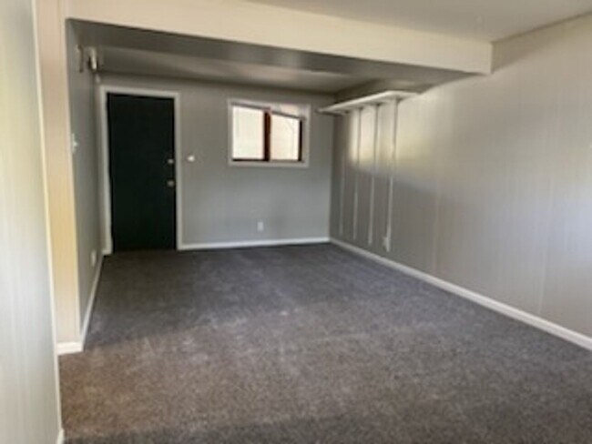 Building Photo - Schedule a Showing Today!!!