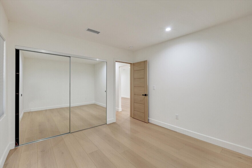 Building Photo - 5348 Thornburn St