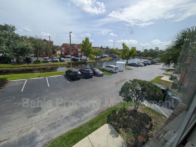 Building Photo - 10562 Windsor Lake Ct