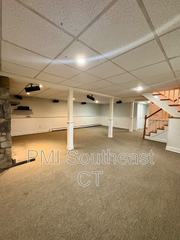 Building Photo - 49 Deer Ridge Rd