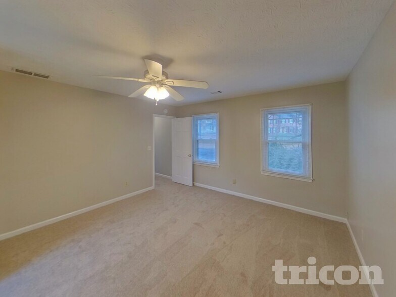 Building Photo - 215 Comstock Ct