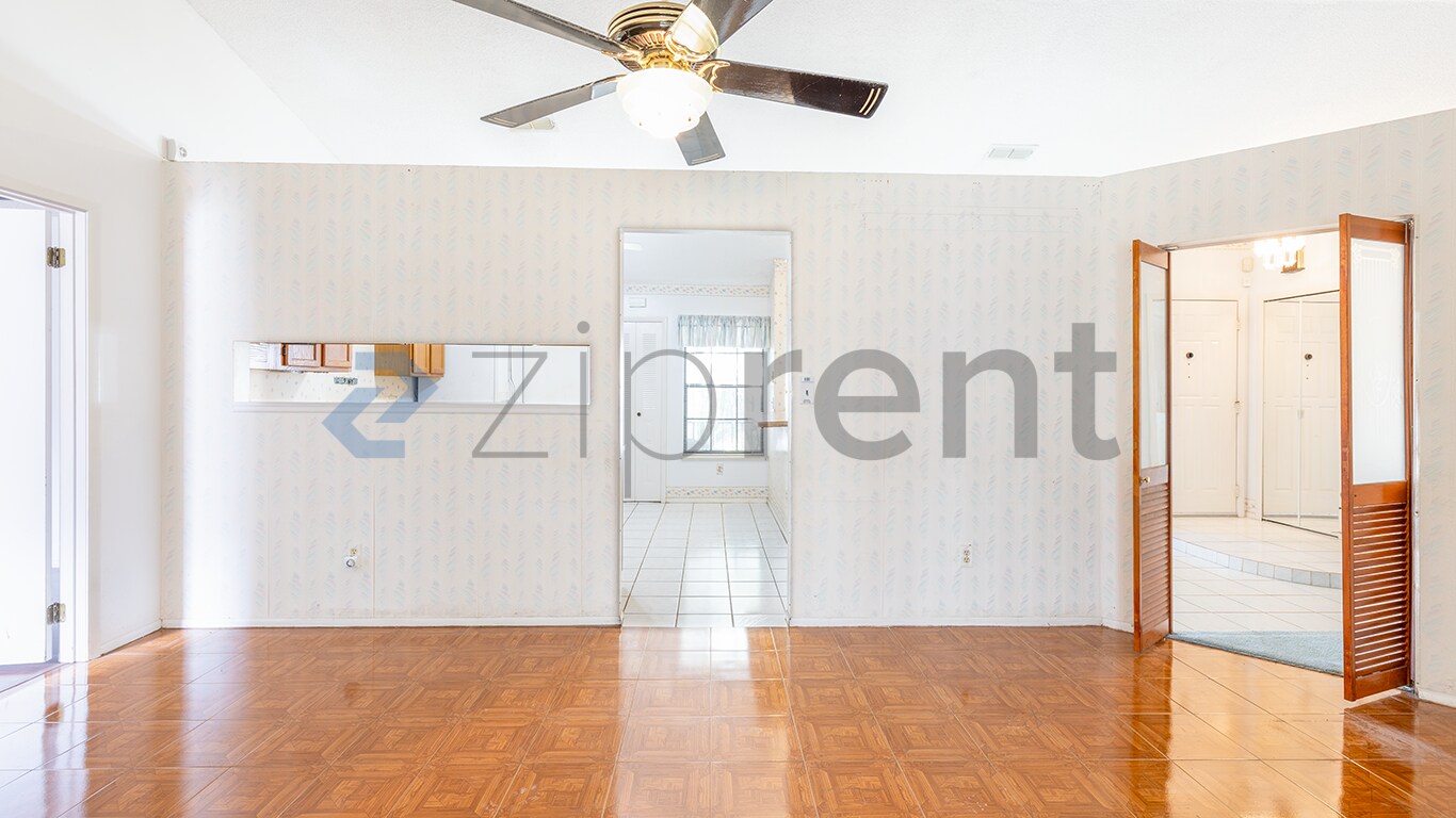 Building Photo - Unit