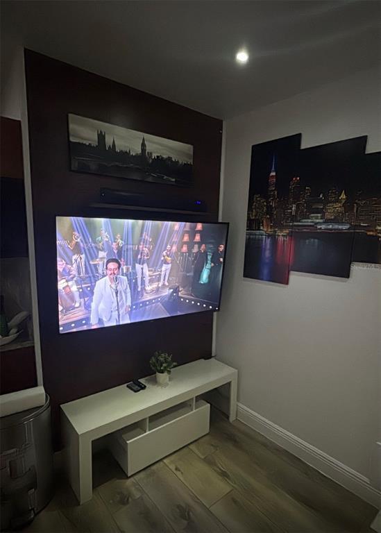 Building Photo - 2302 Rochelle Ave