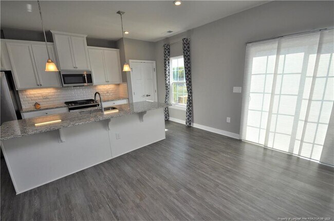 Building Photo - 200 Misty Pike Dr