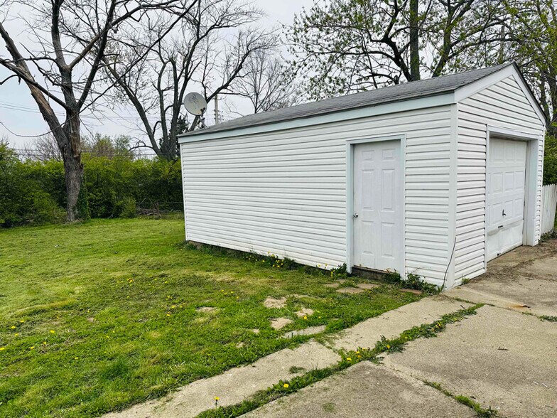 Building Photo - 37 Twinbrook Ct