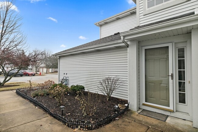 Building Photo - 240 Camel Bend Ct