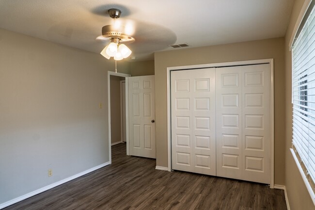 Building Photo - 13207 Larkwalk St