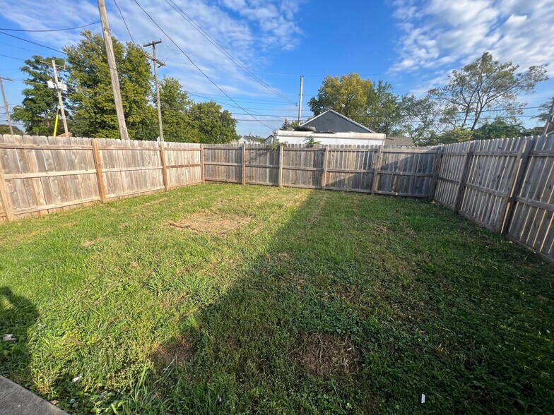 Building Photo - 278 Hosack St