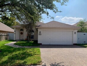 Building Photo - 405 Cinnamon Teal Loop