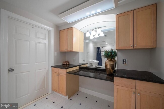 Building Photo - 119 E Jefferson St