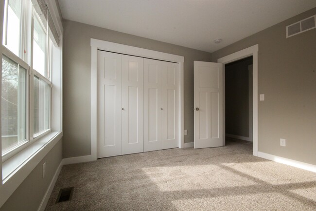 Building Photo - 2700 Dorman Ave
