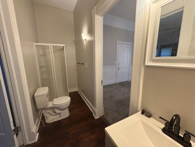 Building Photo - 384 Spring St