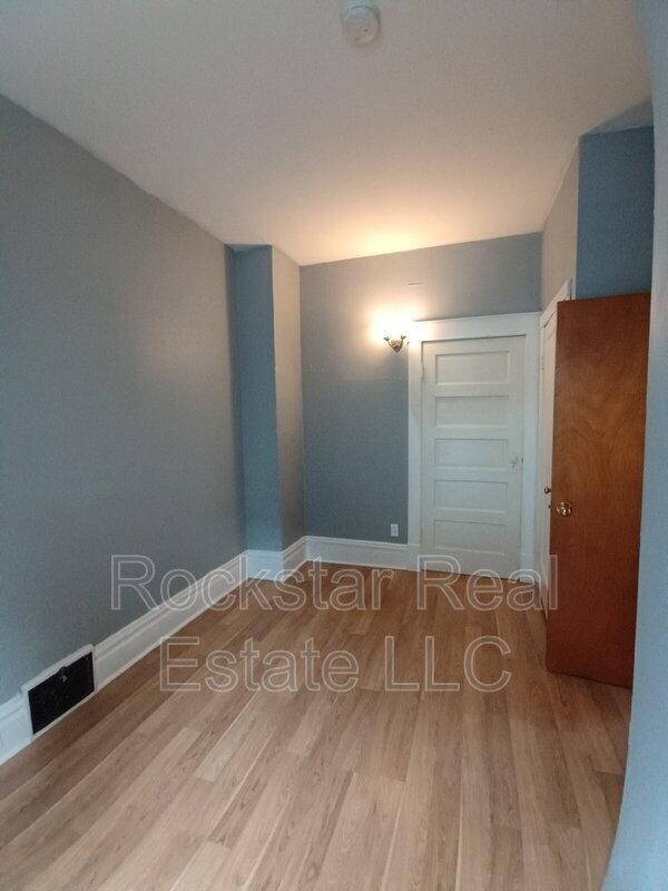 Building Photo - 519 E Ermina Ave