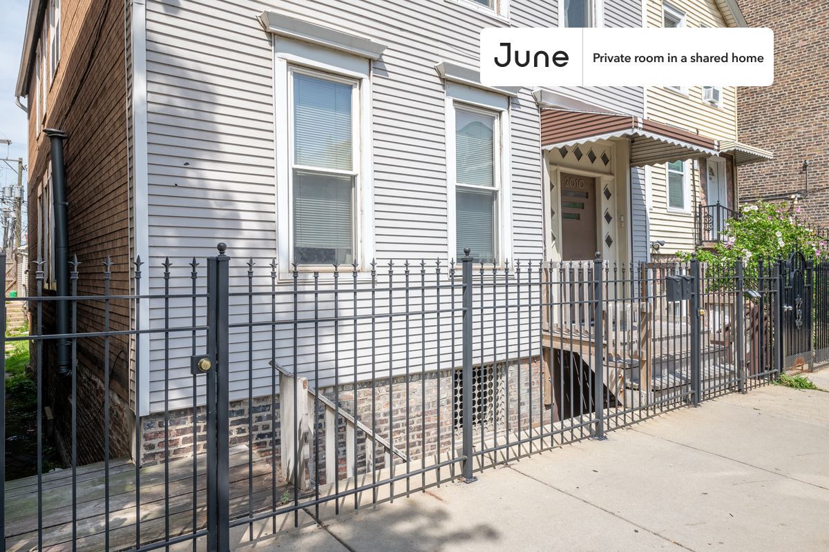 Building Photo - Room in Shared 4 bed/1 bath home