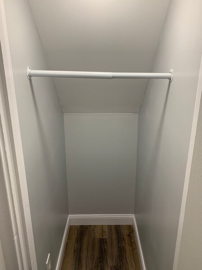 Building Photo - 4172 E Galbraith Rd