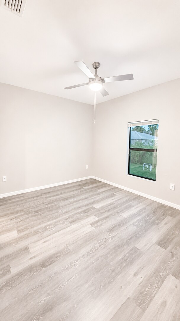 Building Photo - Hidden Gem! Beautiful 3/2 Duplex