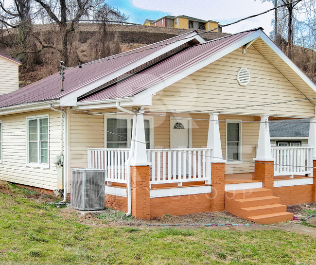 Building Photo - 2621 Sevier Ave