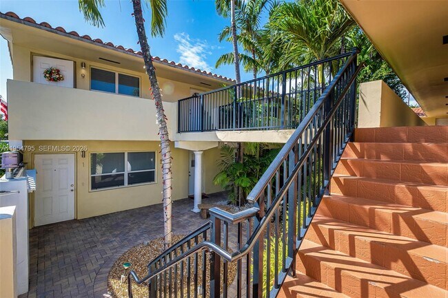 Building Photo - 2025 Miami Rd