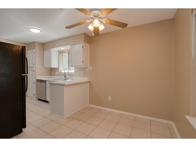 Building Photo - 12320 Scribe Dr