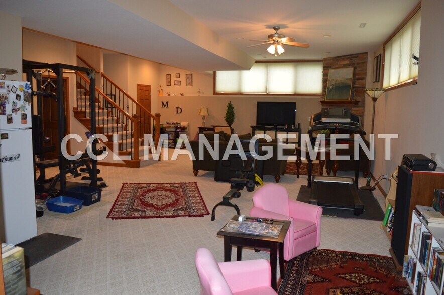 Building Photo - 9217 Bear Claw Way