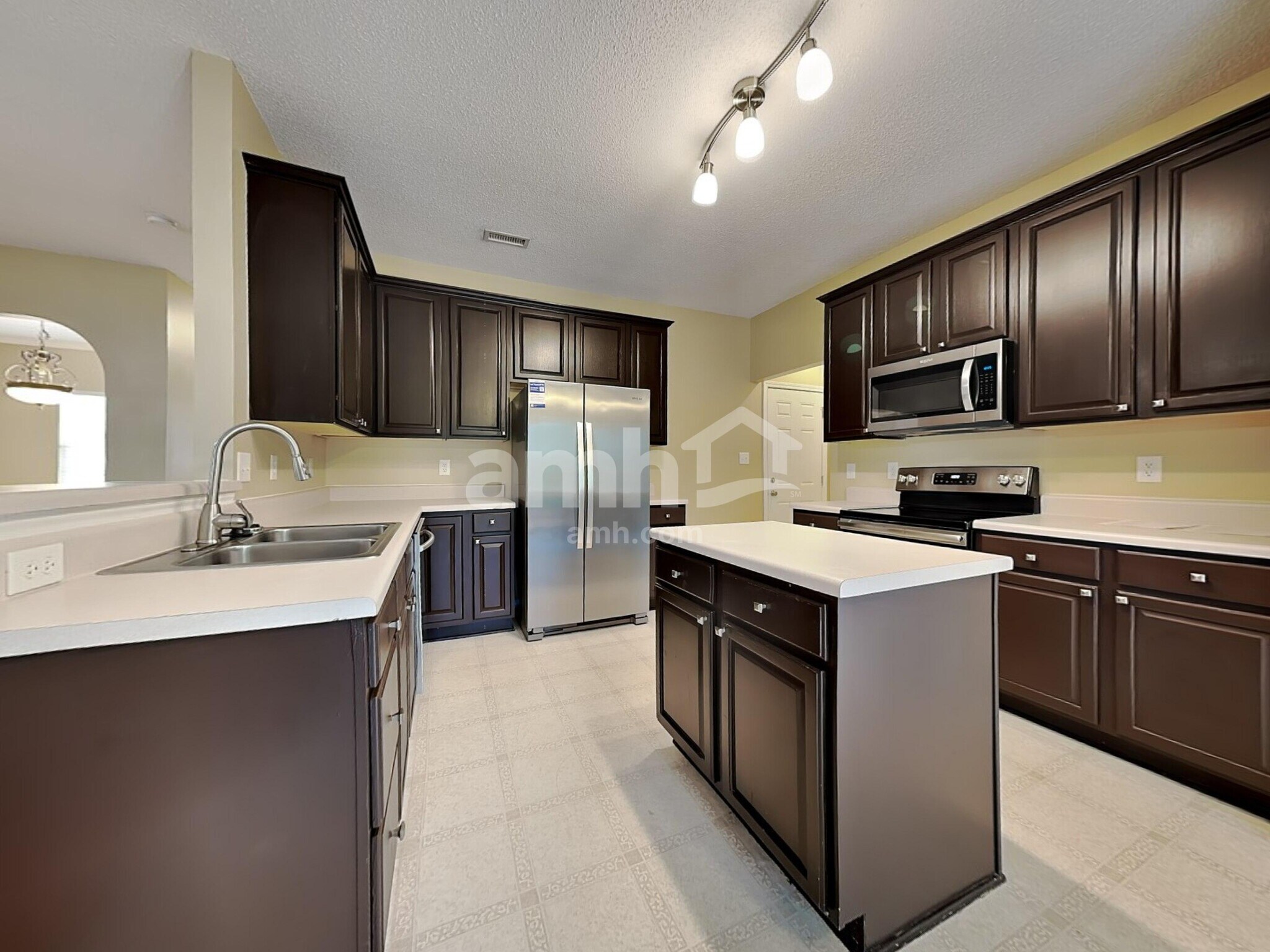 Building Photo - 3049 Buttonwood Ln