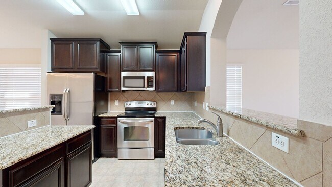 Building Photo - FREE DECEMBER RENT!!!