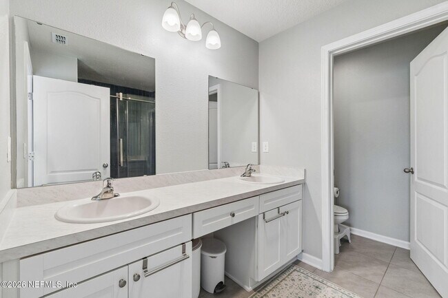 Building Photo - 49 Pasadena Dr