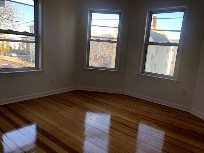 Building Photo - 83-85 Neptune St