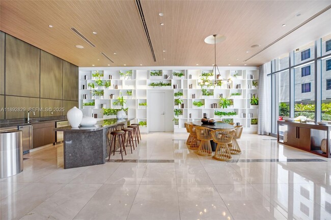 Building Photo - 55 SW 9th St