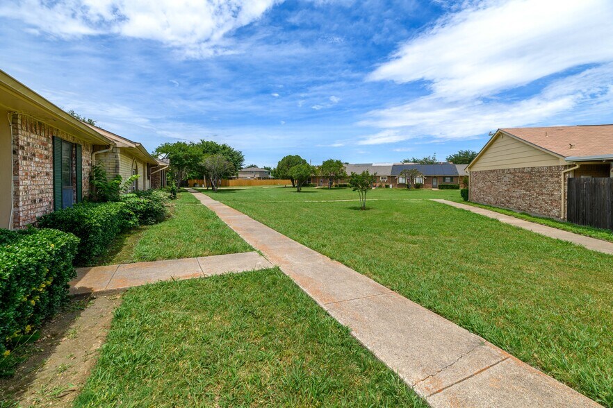 Building Photo - 9 E Mountain Creek Ct