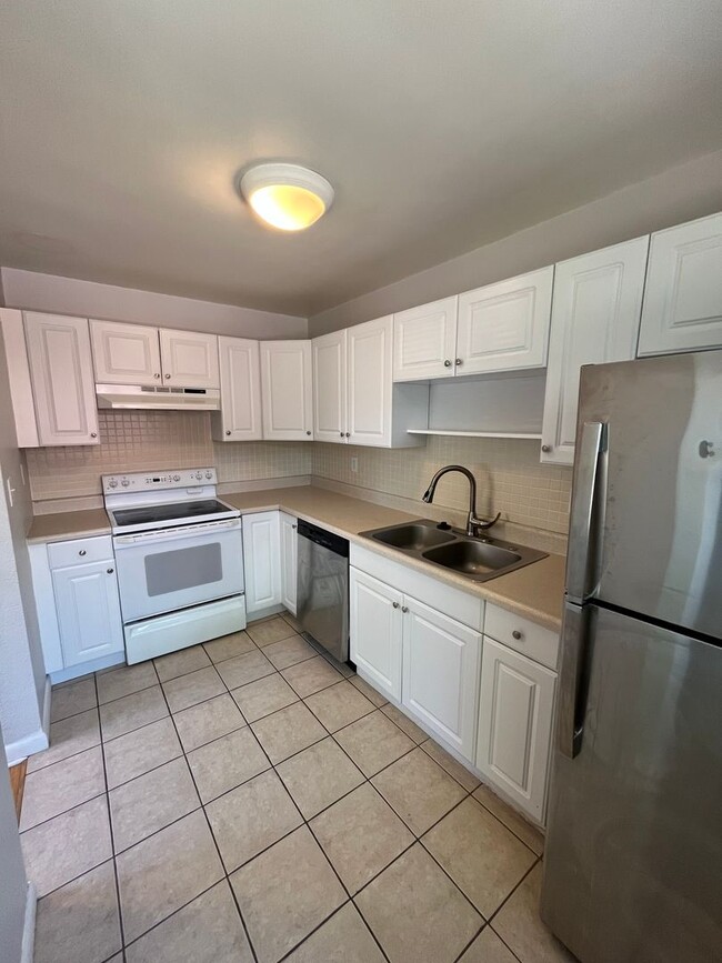 2-Bed 1-Bath Duplex In Denver's University... - 2435 S Corona St Denver ...