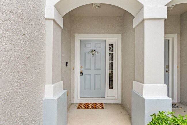 Building Photo - 8381 Village Edge Cir