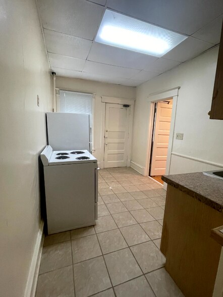 Building Photo - 603 Simpson St