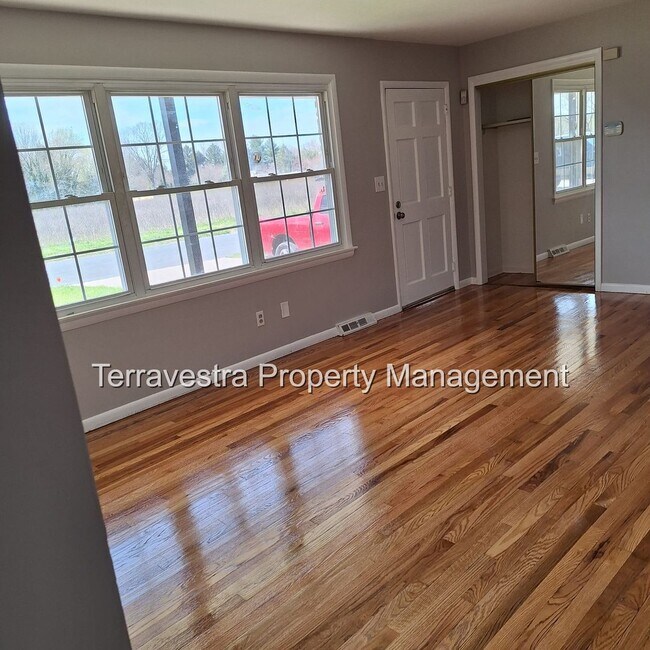Building Photo - Rare Vineland 3 Bedroom Home. Eligible for...