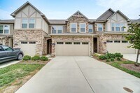 Building Photo - 3 Bedroom Townhome in Steele Creek!
