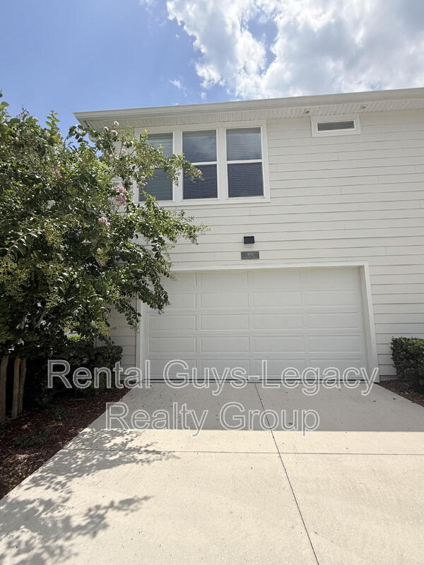 Building Photo - 409 Crestview Dr