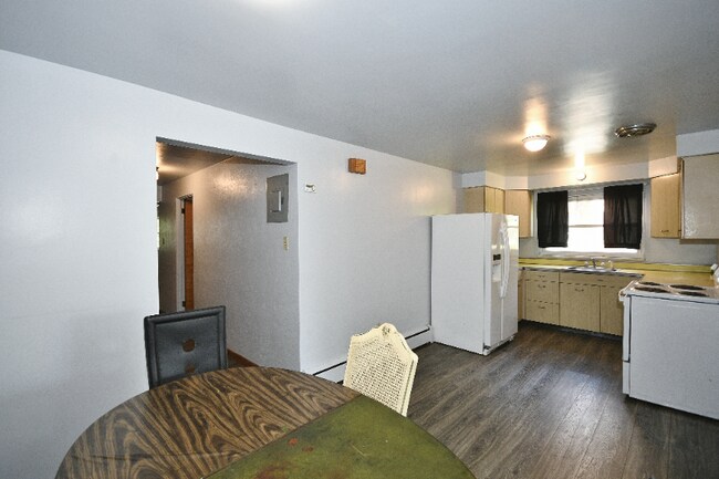 Building Photo - 2236 Brownsville Rd