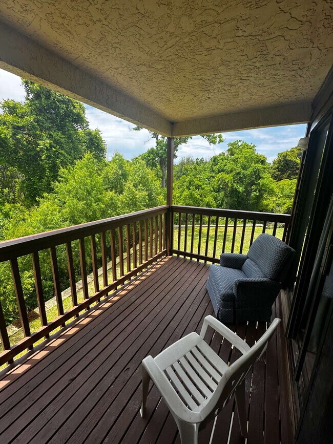 Building Photo - "Coastal Comfort: Spacious 2-Bed, 2-Bath Condo Retreat in Vibrant Panama City Beach!"