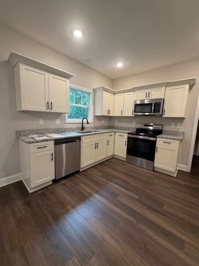 Building Photo - 1711 Golf Club Ln NW