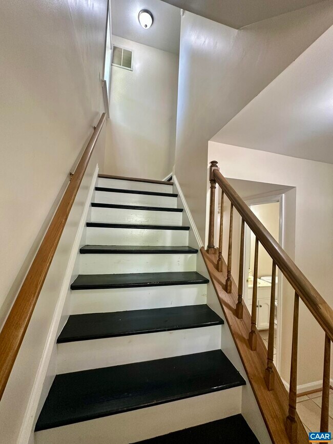 Building Photo - 3159 Saddlebrook Ln